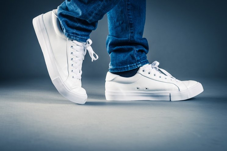 4 Cara Jitu Merawat Sepatu Putih dengan Mudah