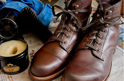 Beberapa Cara Mengatasi Jamur Yang Melekat Pada Sepatu Kulit