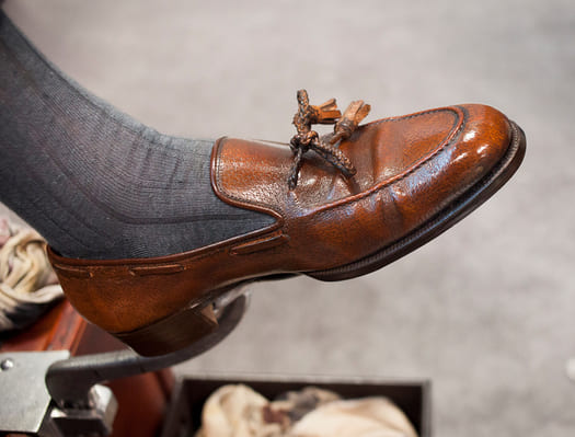 Cara Mengenali Sepatu Kulit Babi