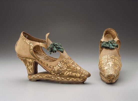 Fakta Menarik Sejarah Sepatu yang Jarang Diketahui